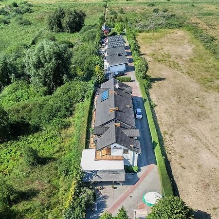 Osrodek Wypoczynkowy Swallow Apartamento Grzybowo  Exterior foto